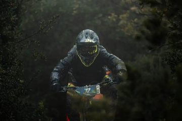 Foto dove c'è un rider sulla sua bici